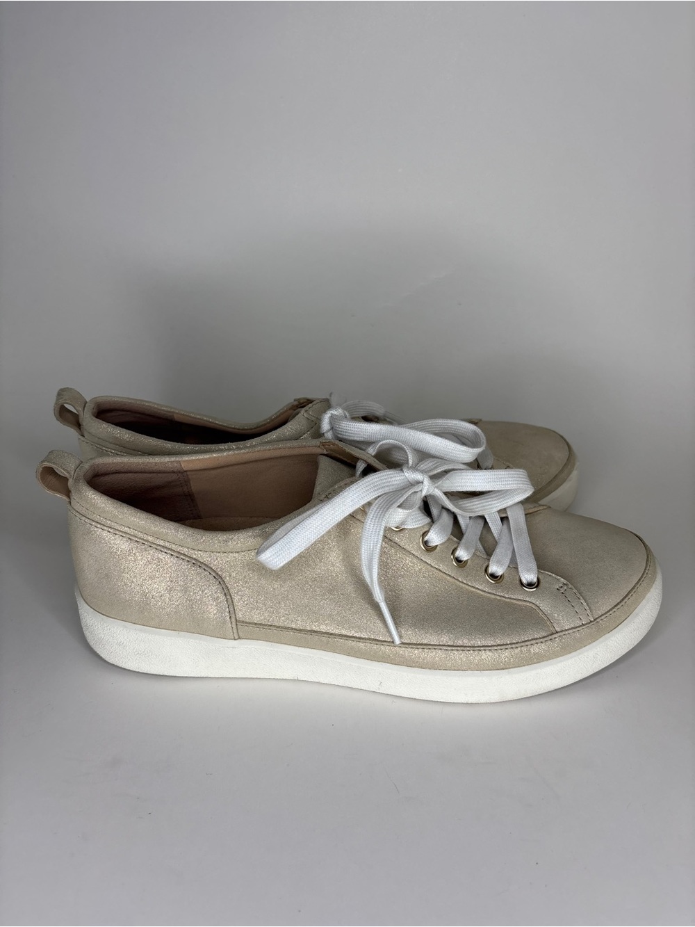 Vionic Sneaker Womens Size 41 US 10 Beige Winny Suede Casual Comfort Walking